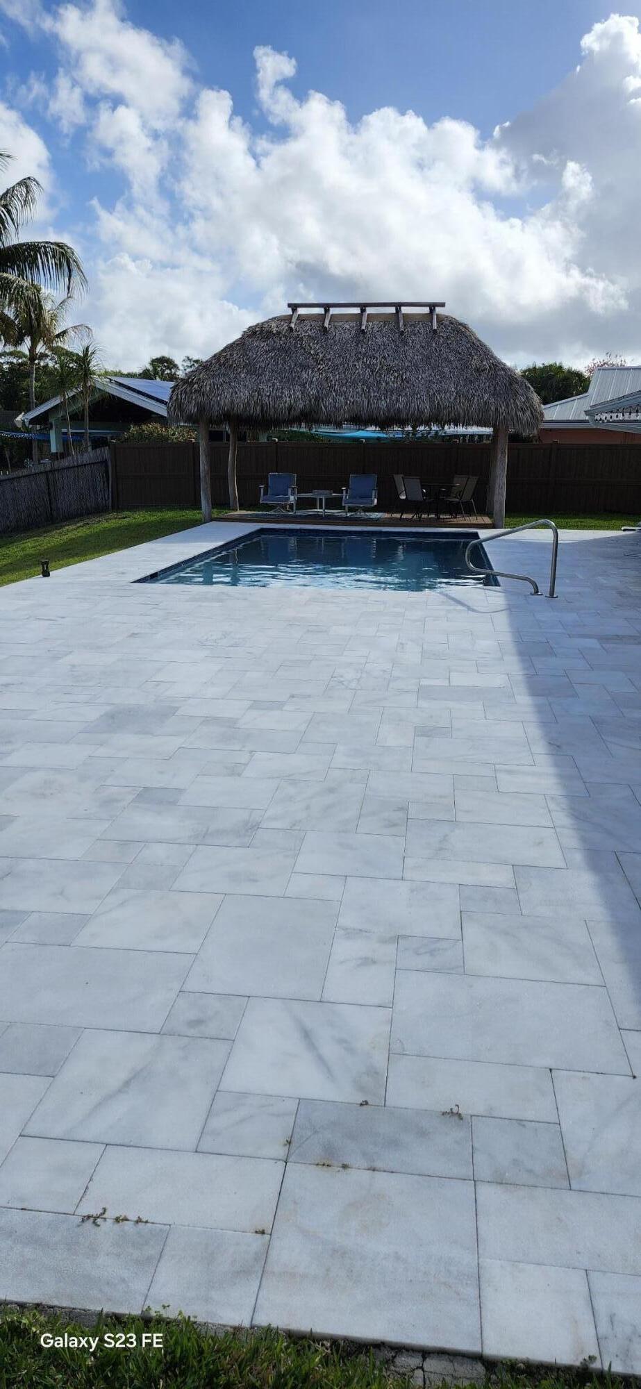 ISLAND ESTATES - Residential