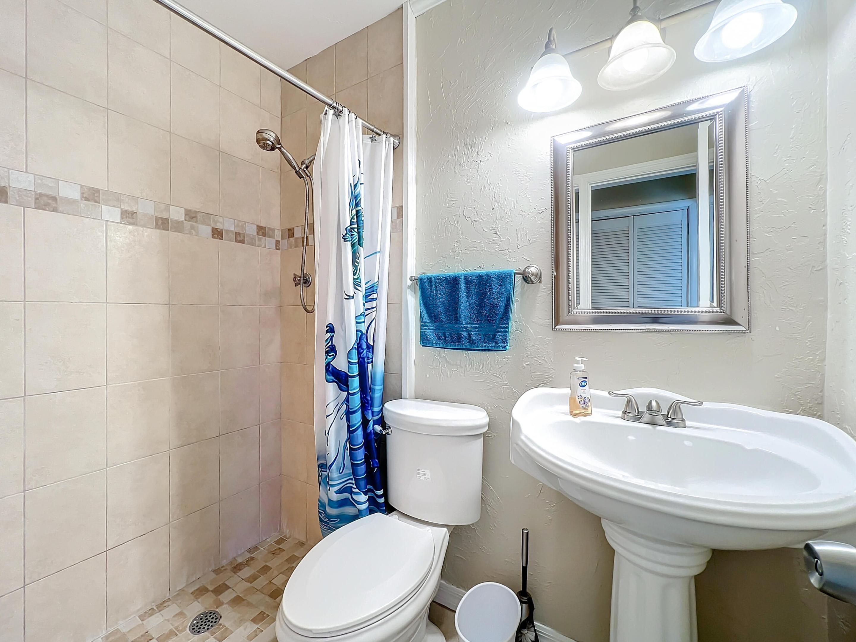 ISLAND ESTATES - Residential