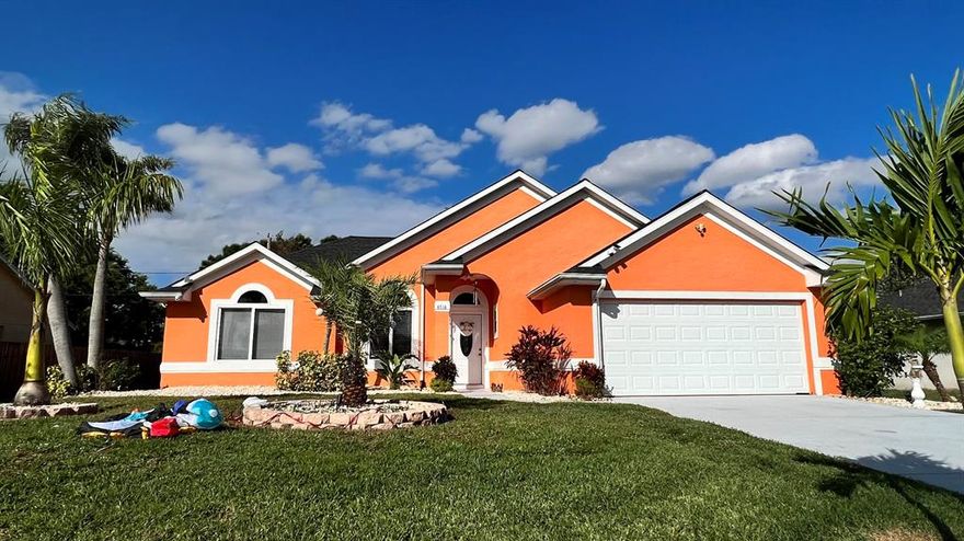 Fully furnished and ready for your long or short  term stay! (3 months minimum ) Available Now! Master suite is not available to tenants.  Kitchen and bathroom recently renovated! Nice fenced backyard with screened  lanai. 
Near shopping centers, restaurants and entertainment. Easy access to I-95 and Turnpike.