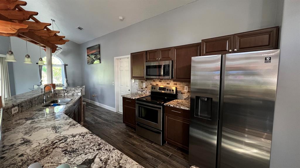 PORT ST LUCIE SECTION 43 - Residential Lease