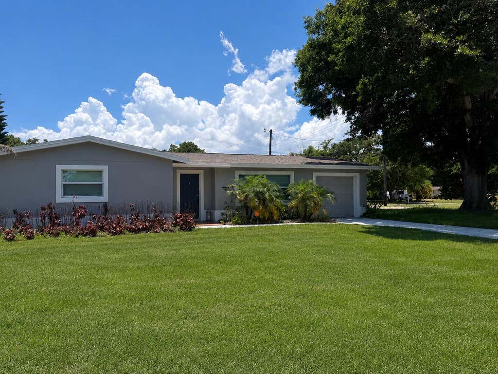 Photo of 907 Antigua Avenue, Fort Pierce, FL 34982 (MLS # B26039785)