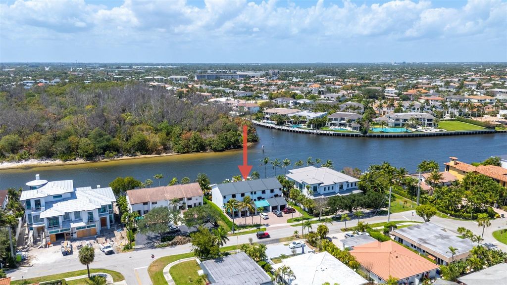 Photo of 633 NE 19th Avenue, Deerfield Beach, FL 33441 (MLS # F10499254)