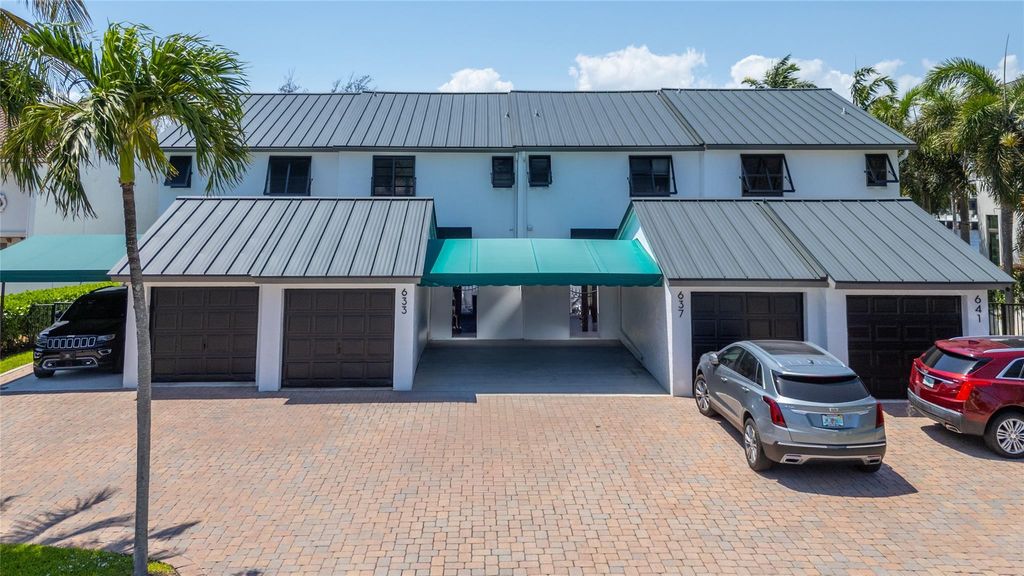 Photo of 633 NE 19th Avenue, Deerfield Beach, FL 33441 (MLS # F10499254)