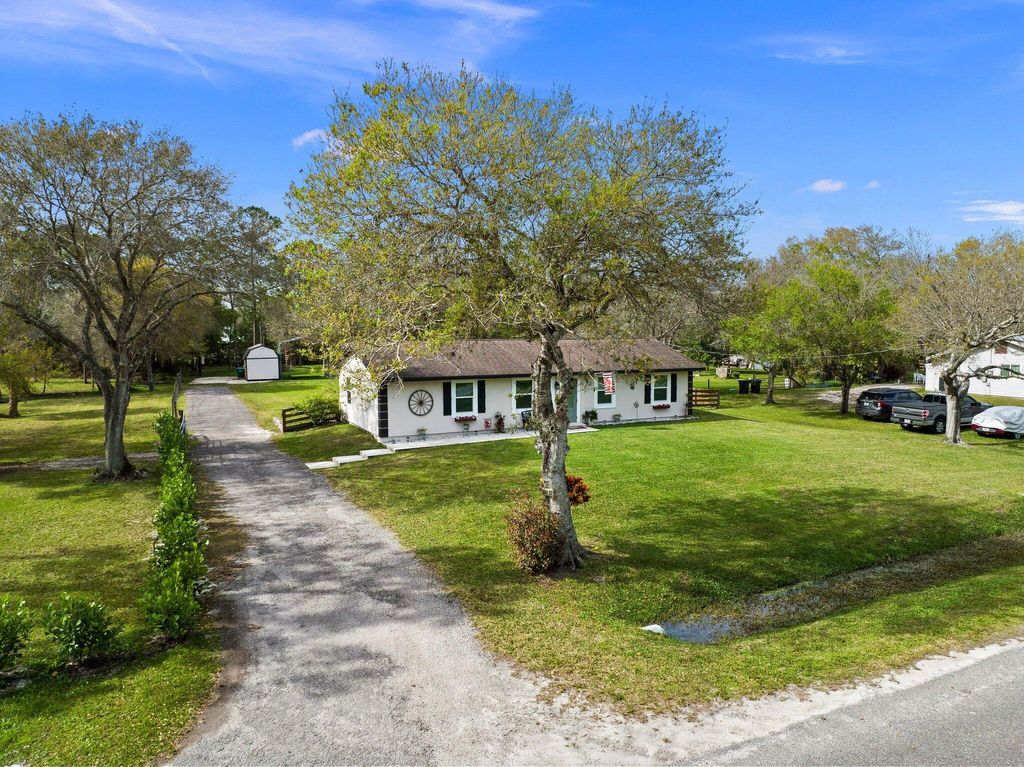 Photo of 261 Sunrise Drive, Fort Pierce, FL 34945 (MLS # R10955562)