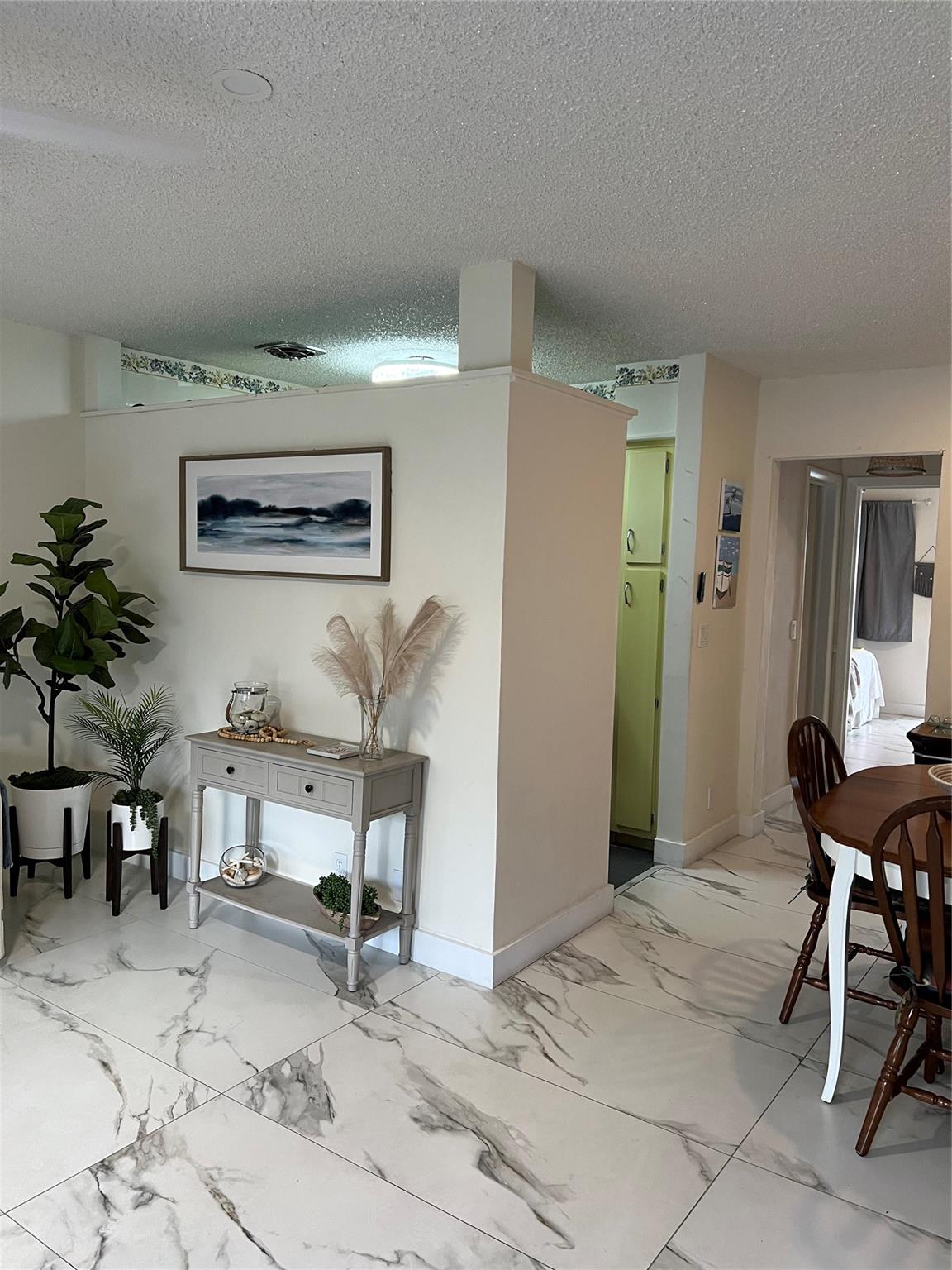 900 SW 10th Ter S20