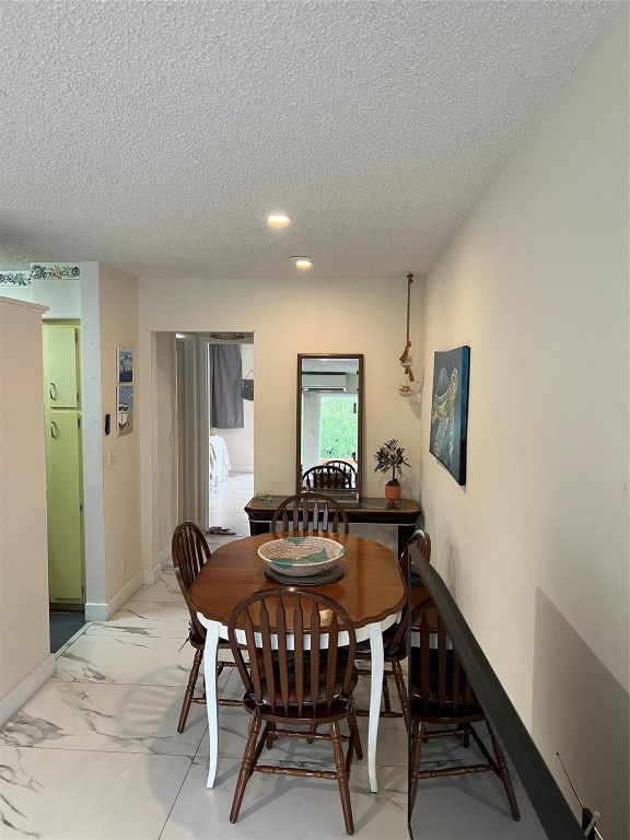 Ro-Len Lakes Garden - Residential