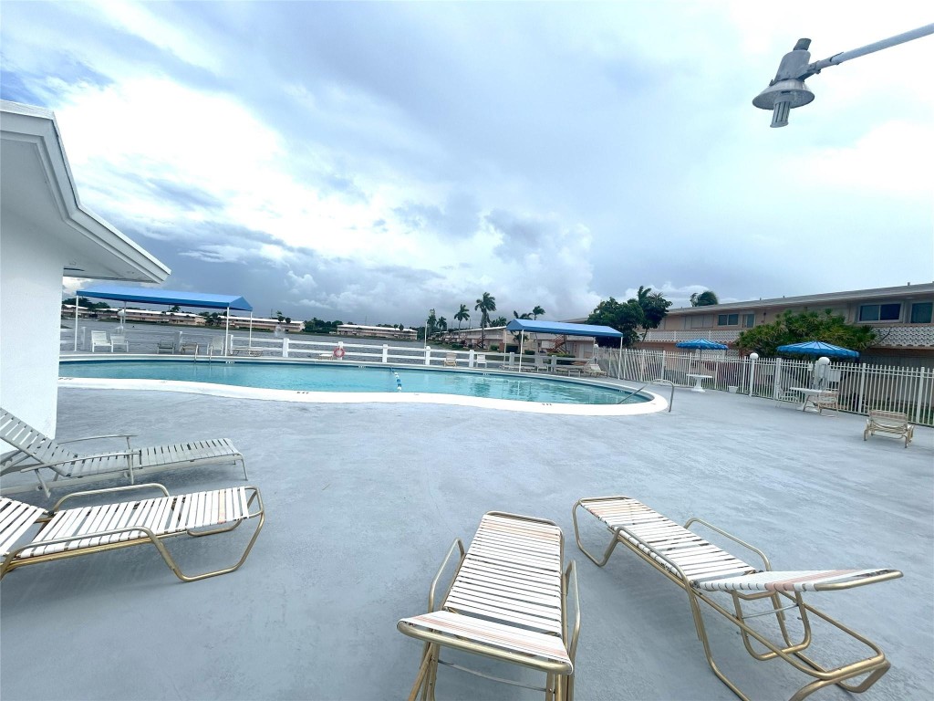 Ro-Len Lakes Garden - Residential