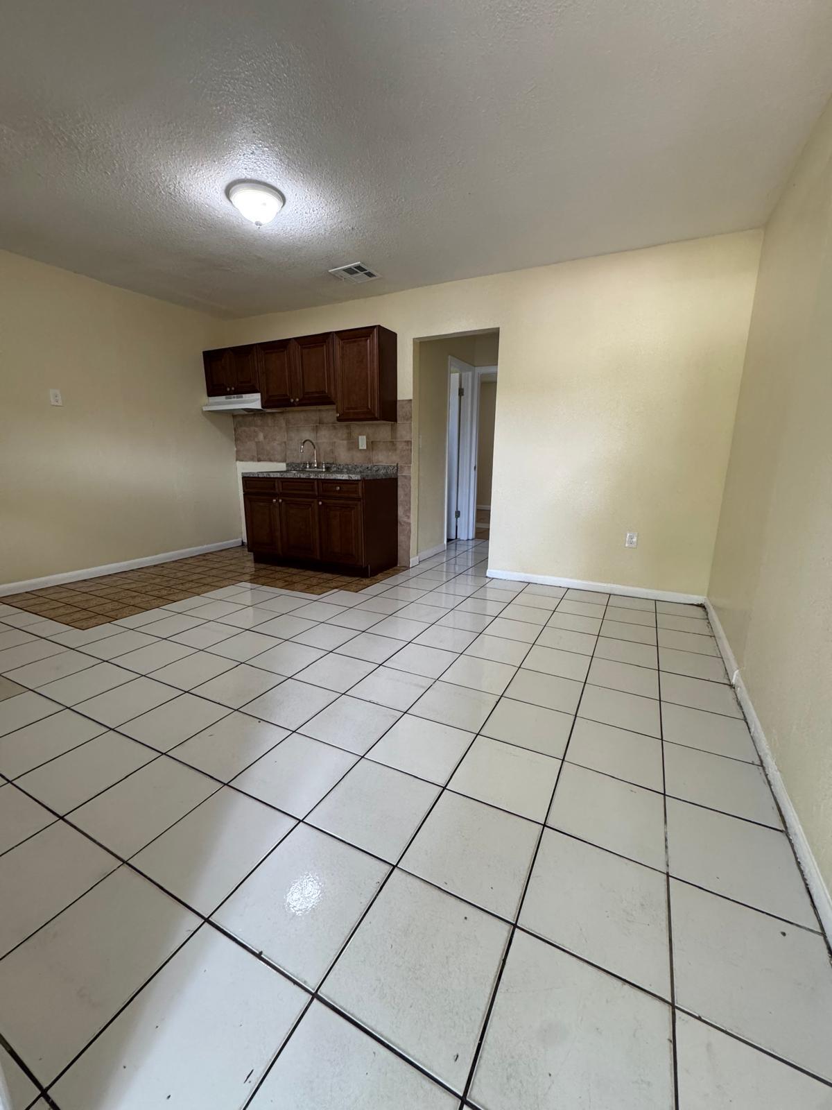 200 NW 14TH Street 5