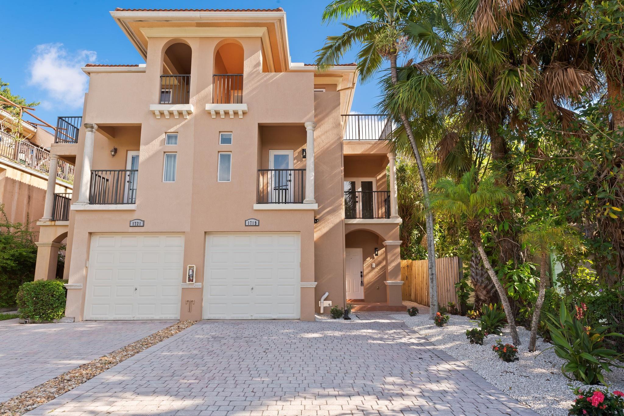 Spacious tri-level townhome in desirable River Oaks! Offering 4 bedrooms, 3.5 baths, and 3,058 sq ft, this freshly painted home features a private yard perfect for relaxing or entertaining. Enjoy an open layout with plenty of natural light and modern finishes. Located minutes from Las Olas, downtown Fort Lauderdale, beaches, and the airport. Close to top dining, shopping, parks, and major highways for an easy commute. A rare rental opportunity combining size, style, and convenience in a prime location!