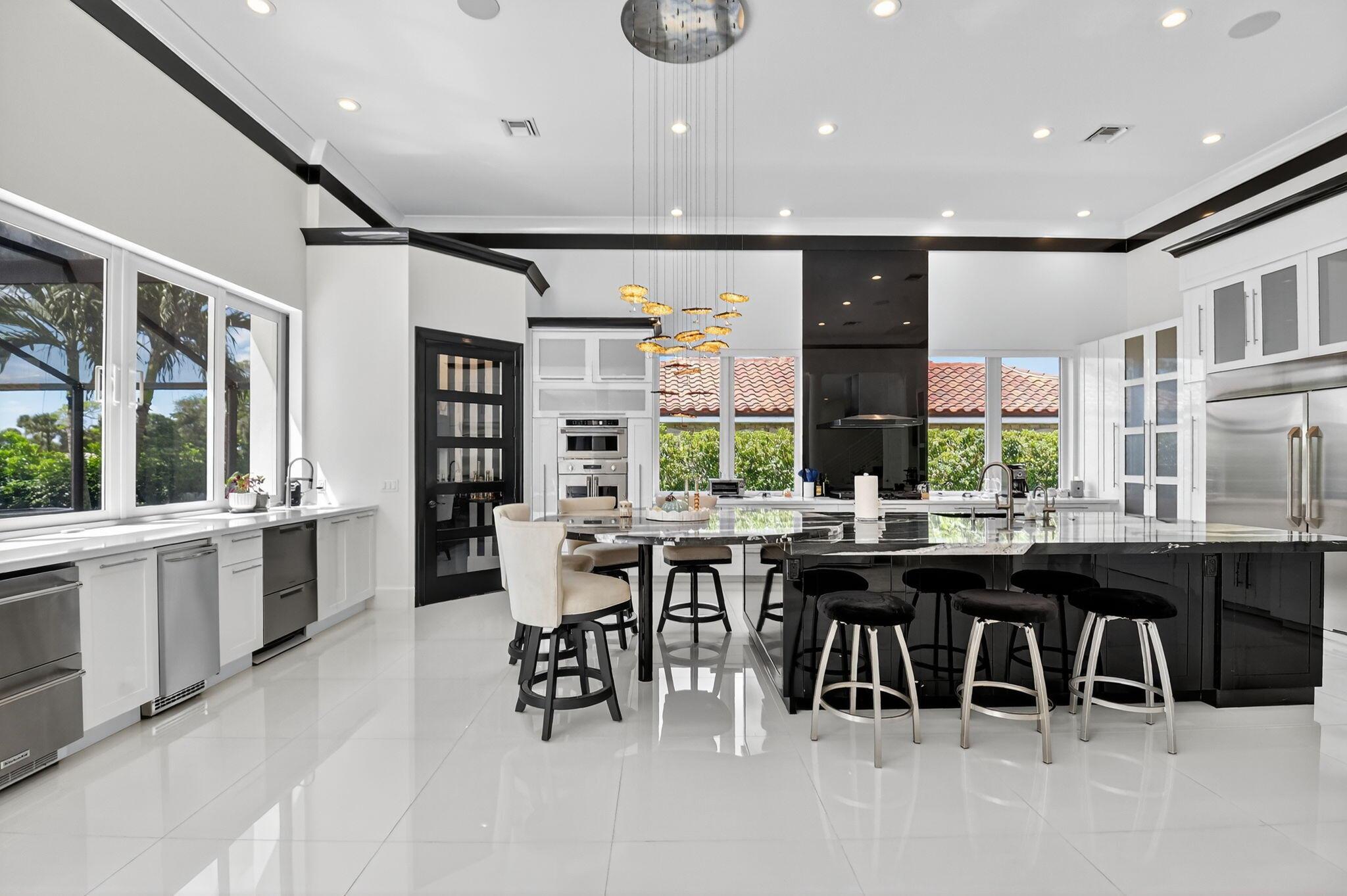 DELRAY DUNES - Residential