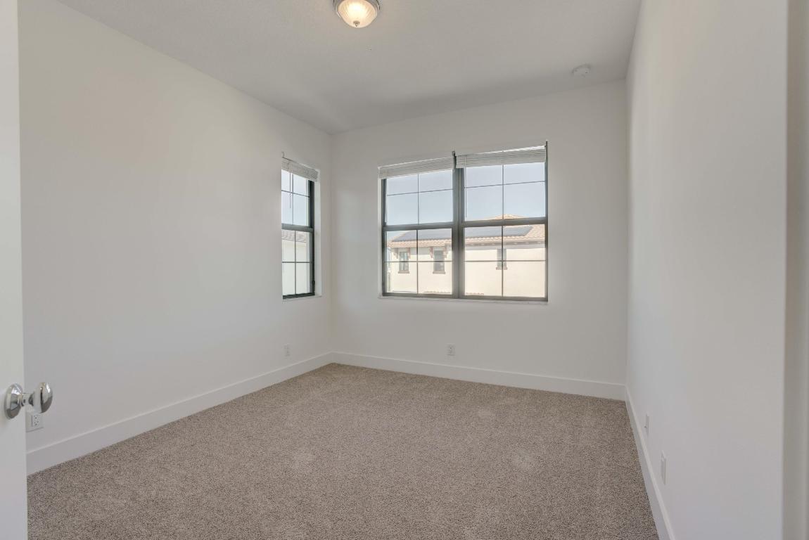 ALTON NEIGHBORHOOD - Residential Lease