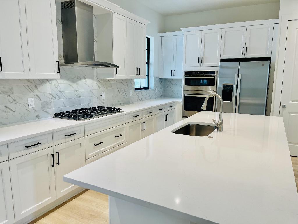 ALTON NEIGHBORHOOD - Residential Lease