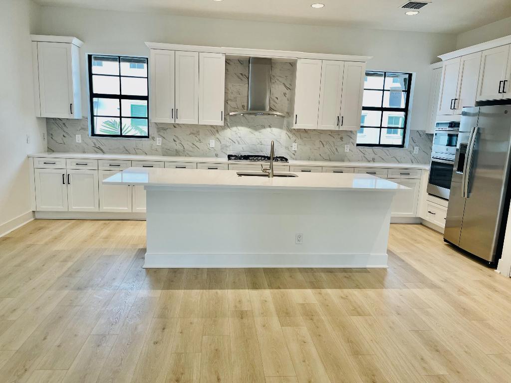 ALTON NEIGHBORHOOD - Residential Lease