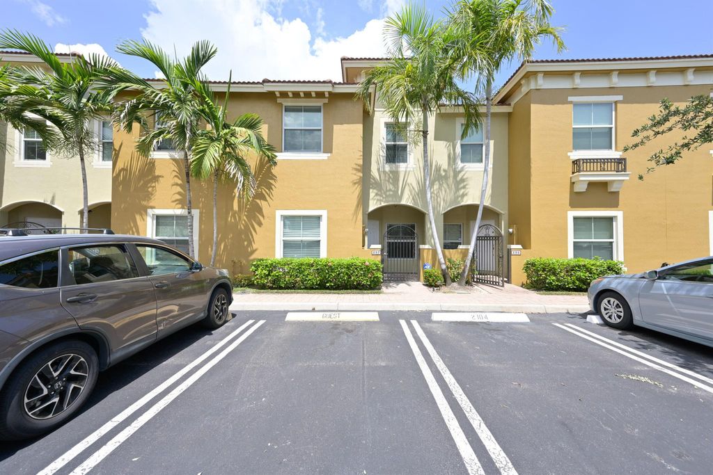 Photo of 297 Lake Monterey Circle, Boynton Beach, FL 33426 (MLS # R10948893)