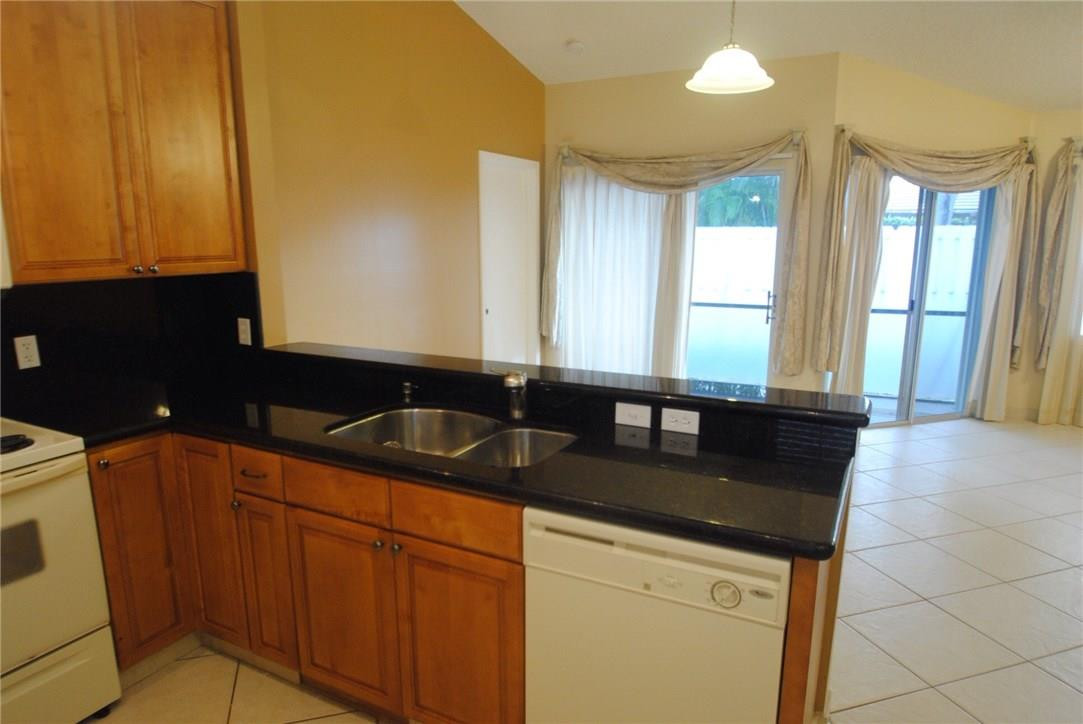 Jacaranda Prcl 608 123-15 - Residential Lease