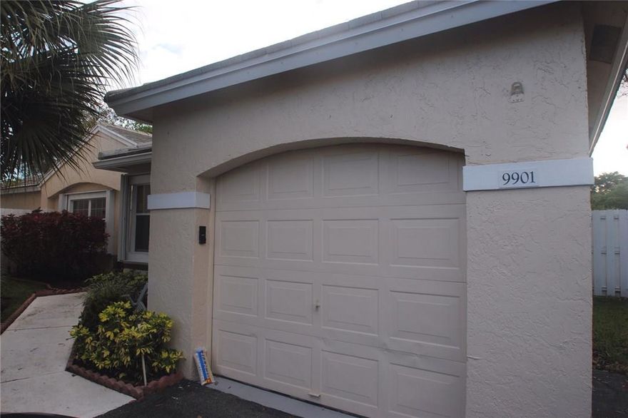 Great property in Plantation, FL, offers a stunning layout. Enjoy peace of mind and the best quality ownership for a rental in the area. ONLY ONE MONTH DEPOSIT REQUIRED for qualified tenants. All kitchen appliances installed and maintained by landlord. PET FRIENDLY (some restrictions may apply) List rent is already discounted $975 annually.$88.15 per month discount if you move in before 12/29/2016 Easy to show- Vacant