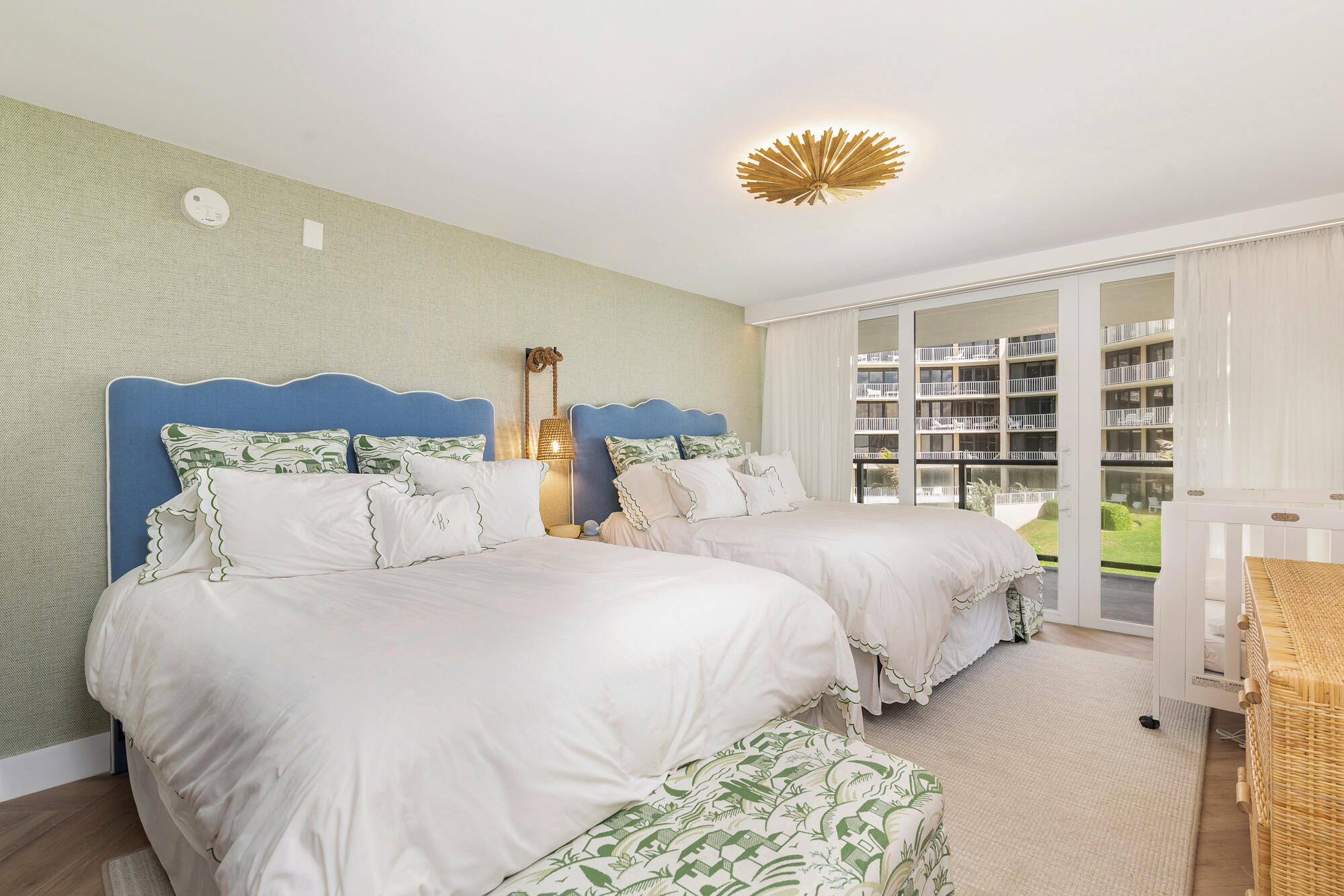 HALCYON OF PALM BEACH - Residential