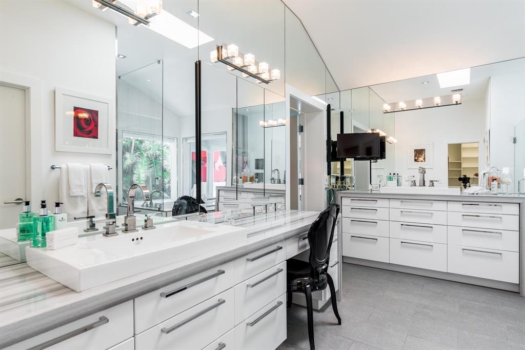 ROYAL PALM YACHT & COUNTR - Residential