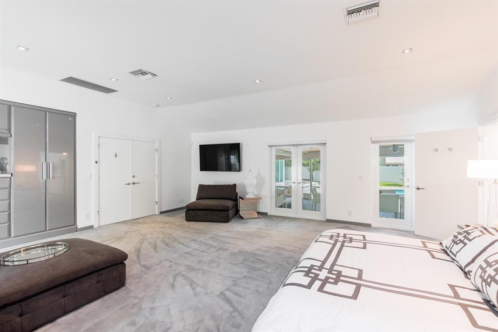 ROYAL PALM YACHT & COUNTR - Residential