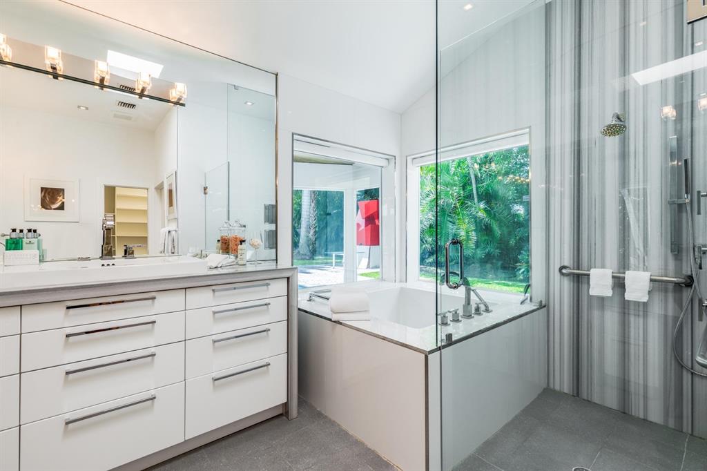 ROYAL PALM YACHT & COUNTR - Residential