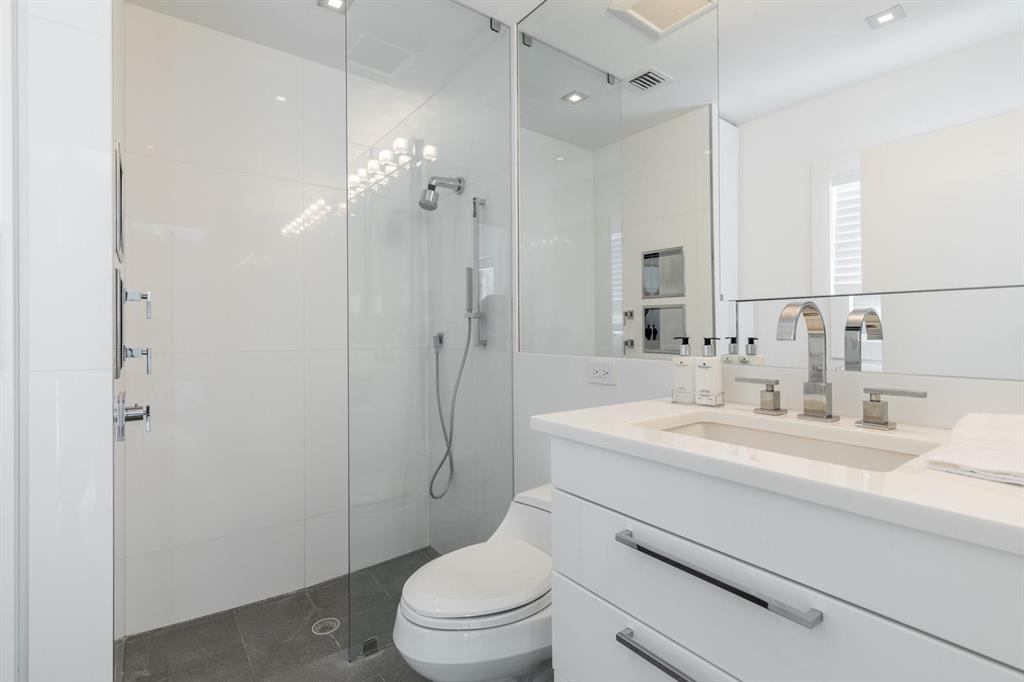 ROYAL PALM YACHT & COUNTR - Residential