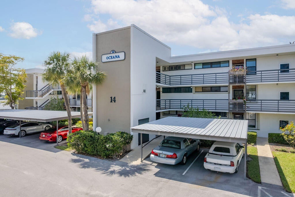 Photo of 1950 SW Palm City Road #14203, Stuart, FL 34994 (MLS # B26035847)