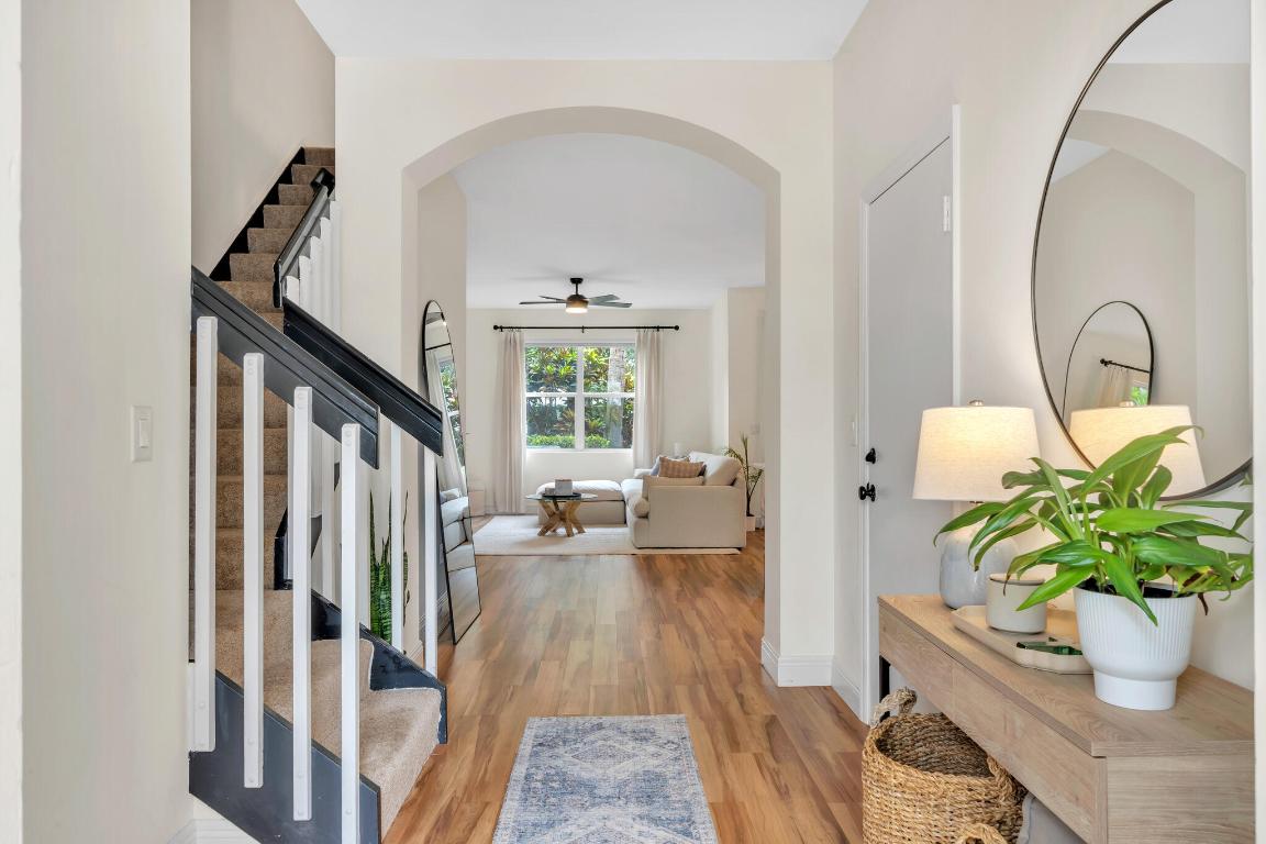 6086 Seminole Gardens Circle