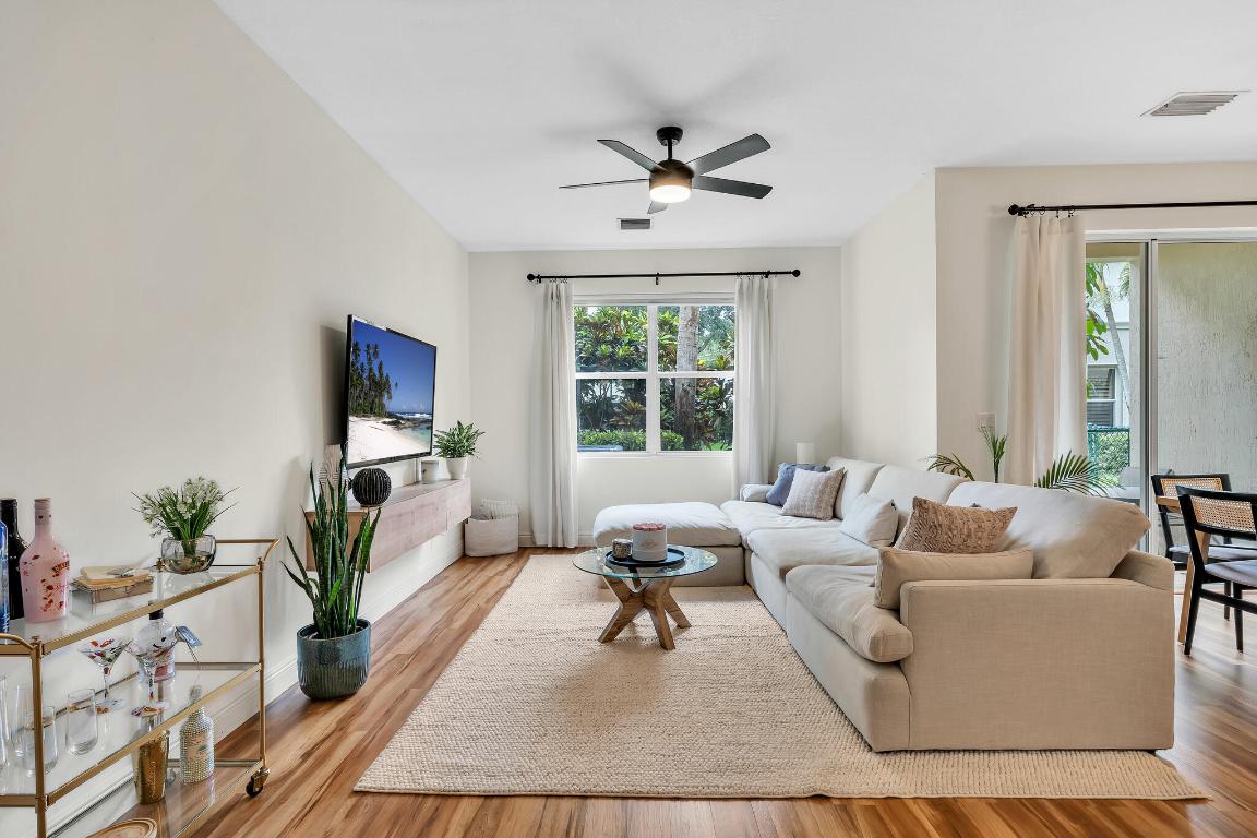 6086 Seminole Gardens Circle