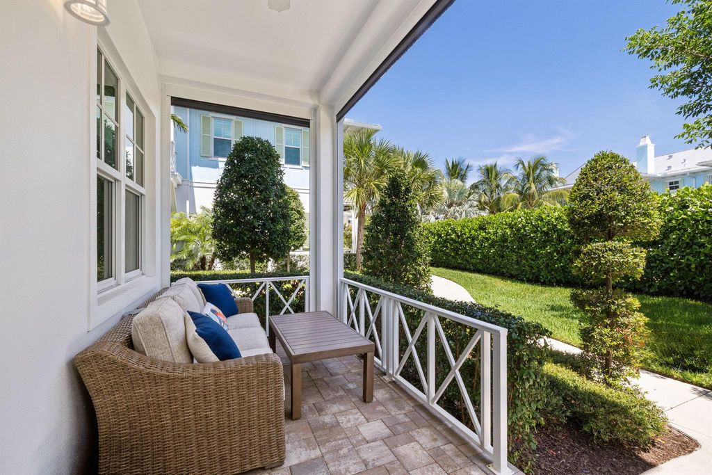 Photo of 310 Inlet Waters Circle, Jupiter, FL 33477 (MLS # R11107387)