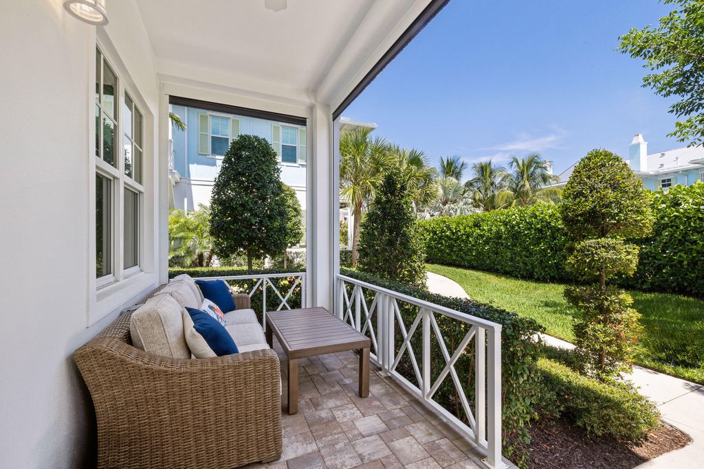 Photo of 310 Inlet Waters Circle, Jupiter, FL 33477 (MLS # R11107387)