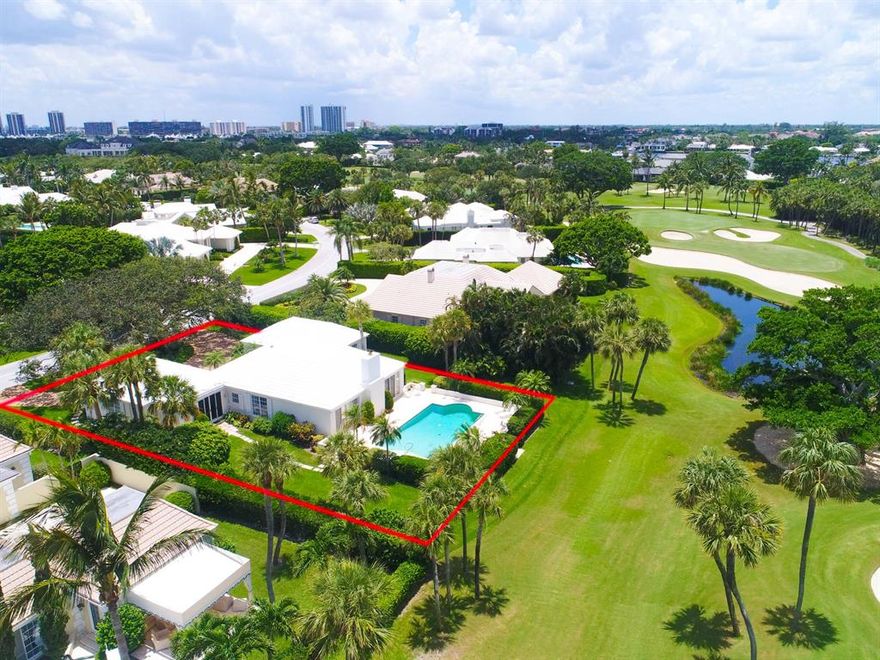 EXCELLENT PRIVATE VIEW OF THE LOST TREE GOLF COURSE AND LAKE.