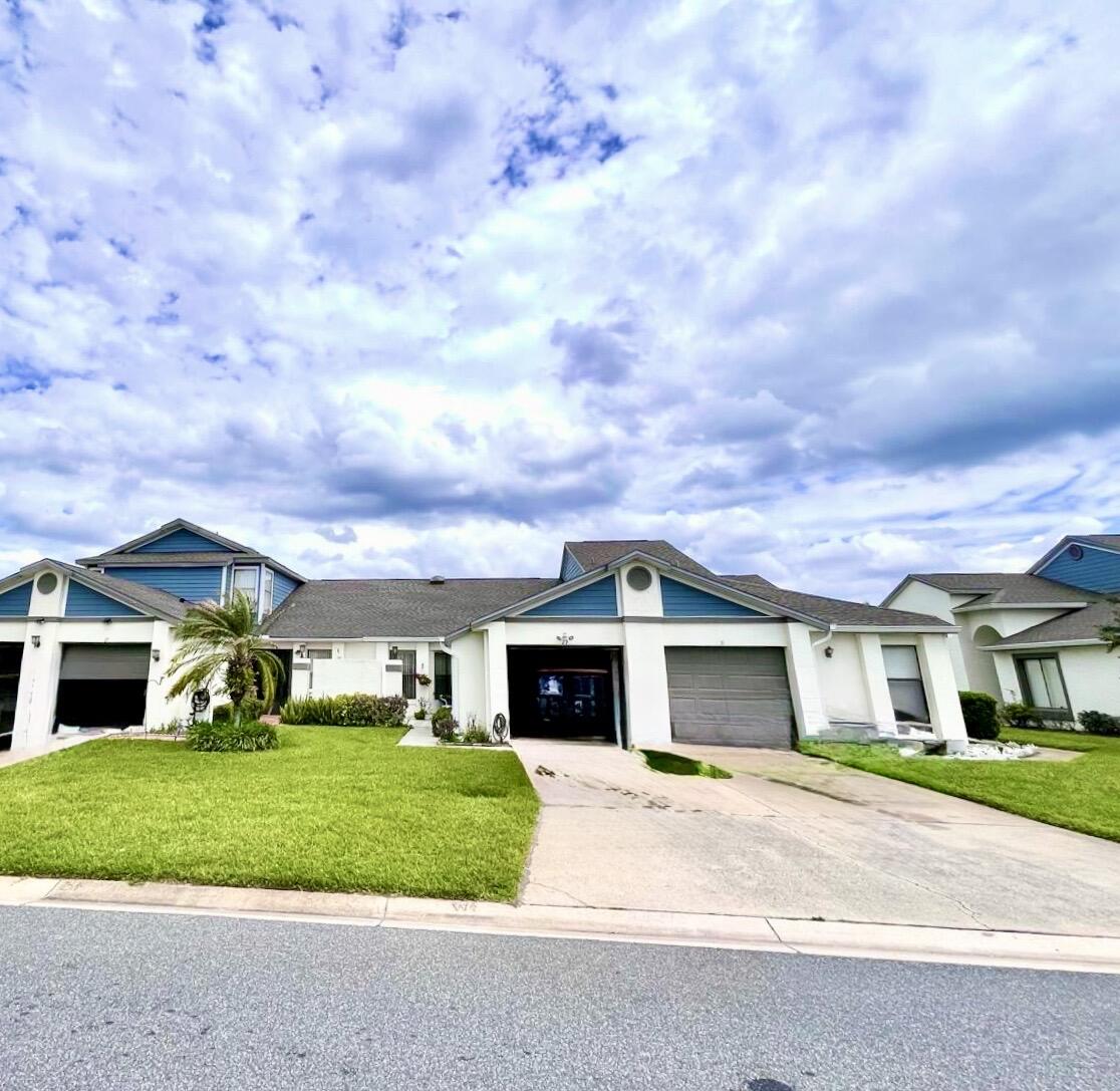 BVL LAKEPOINTE TOWNHOMES - Residential