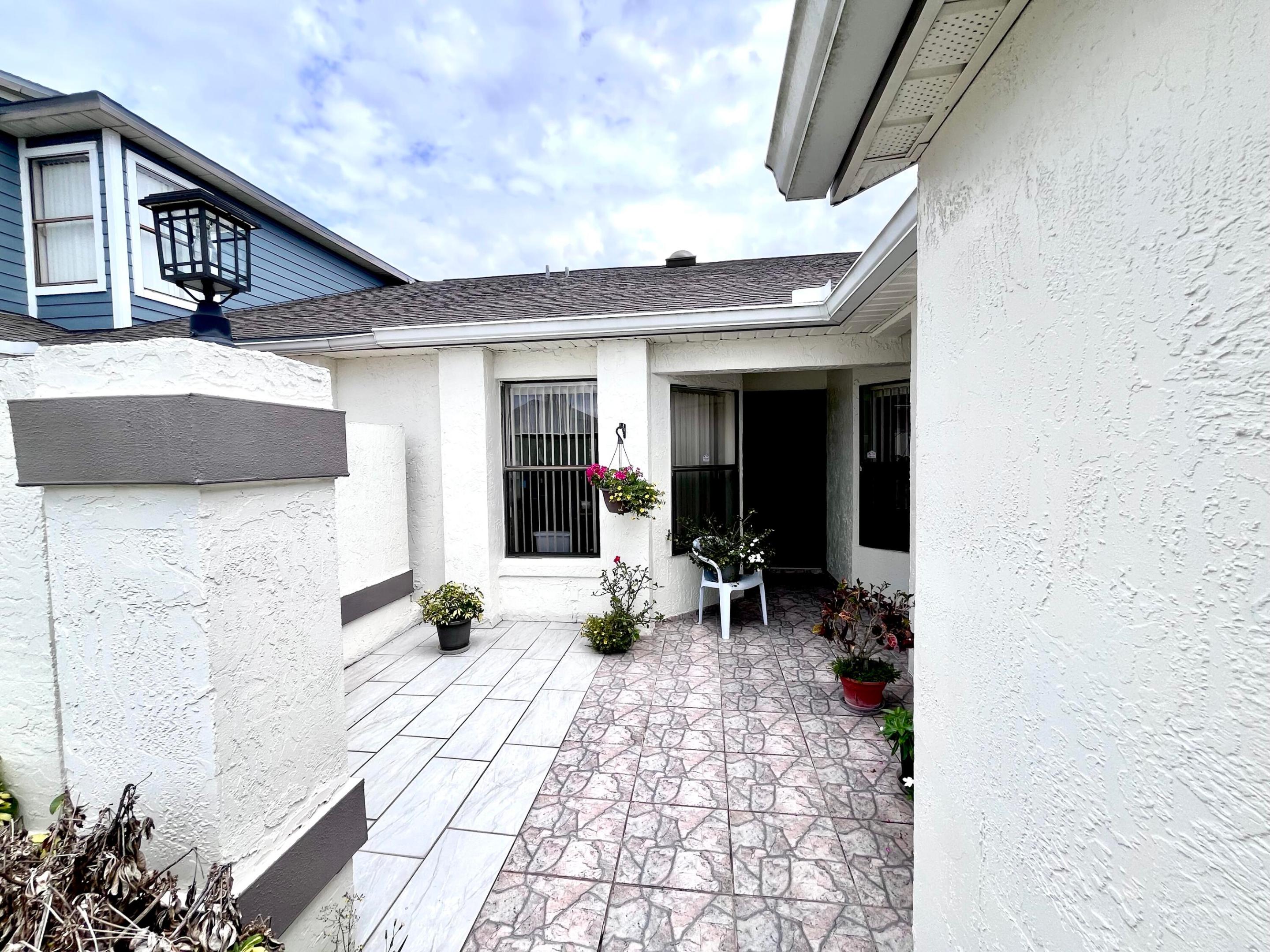 BVL LAKEPOINTE TOWNHOMES - Residential