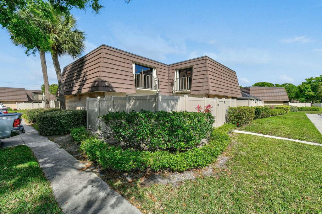 Photo of 7728 77th Way, West Palm Beach, FL 33407 (MLS # R11153941)