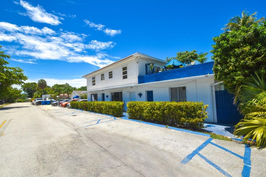 Photo of 213 S Ocean Blvd, Pompano Beach, FL 33062 (MLS # F10540170)