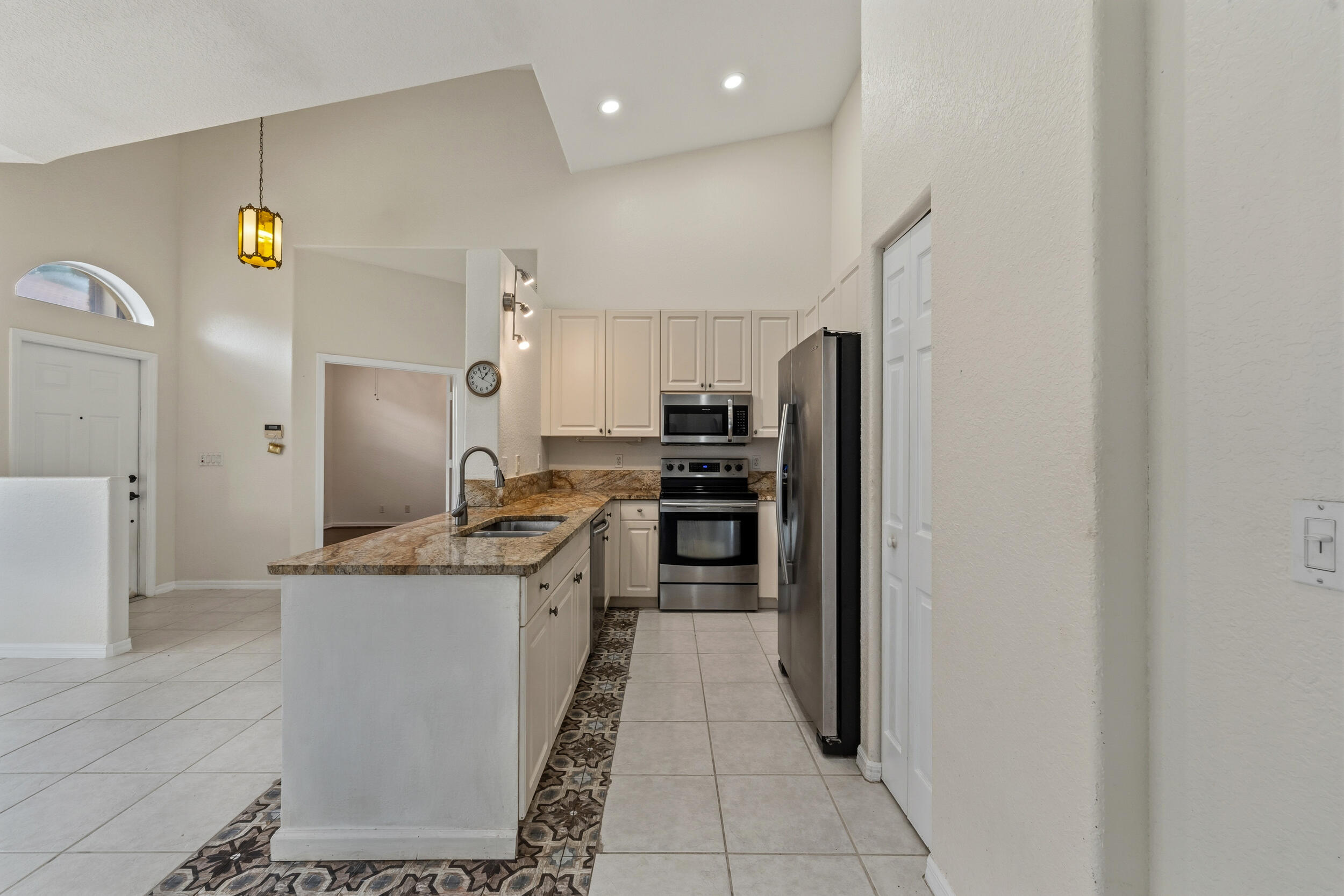 Properties 8400 Nicholls Point