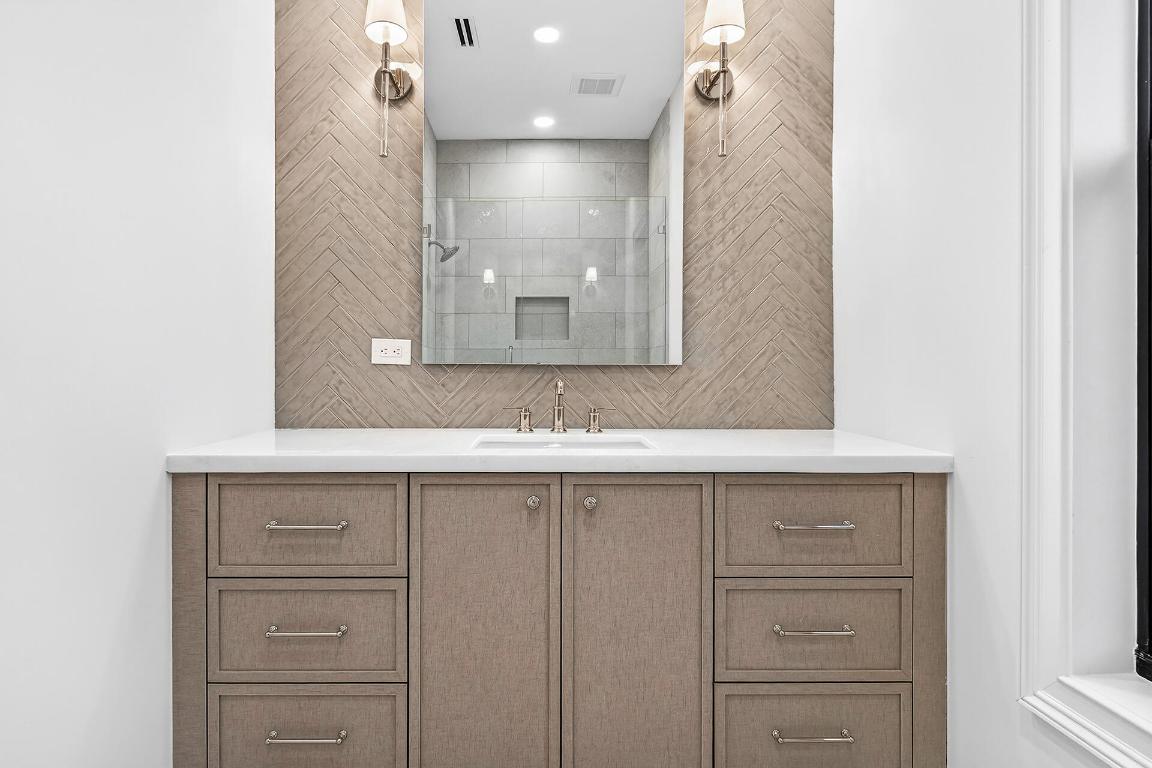 LEWIS SHORE ESTS 3 IN - Residential