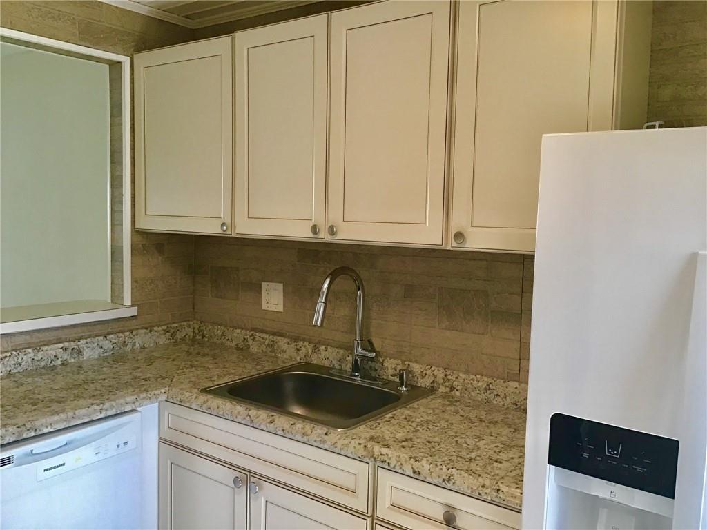 APRIL MIST CONDO - Residential Lease