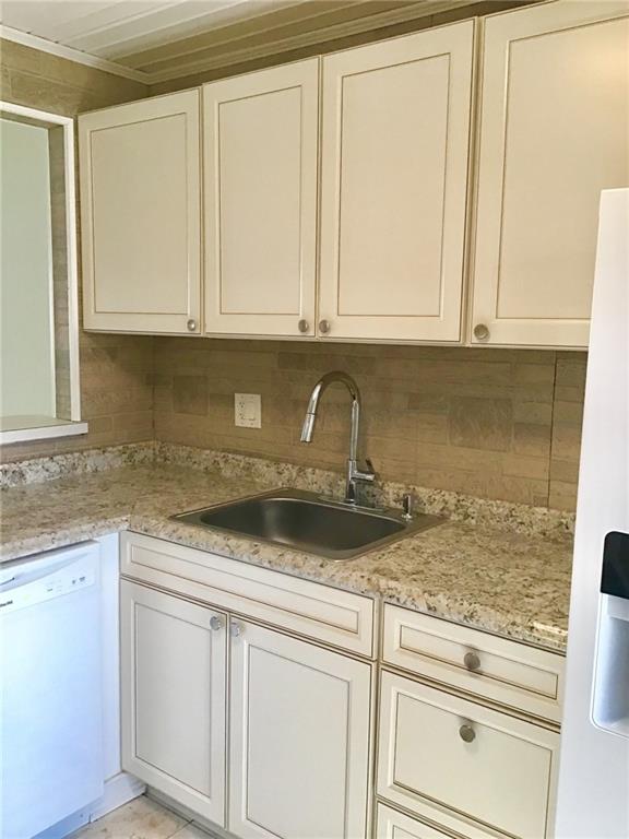 APRIL MIST CONDO - Residential Lease