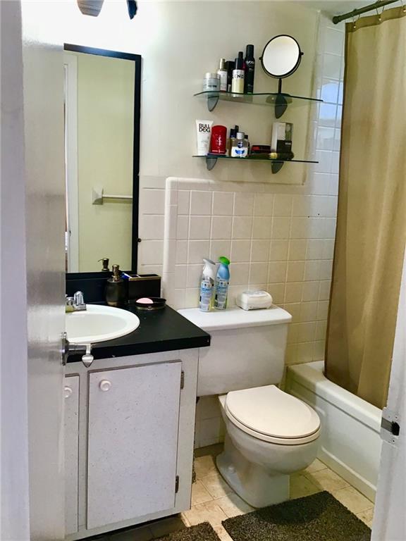 APRIL MIST CONDO - Residential Lease