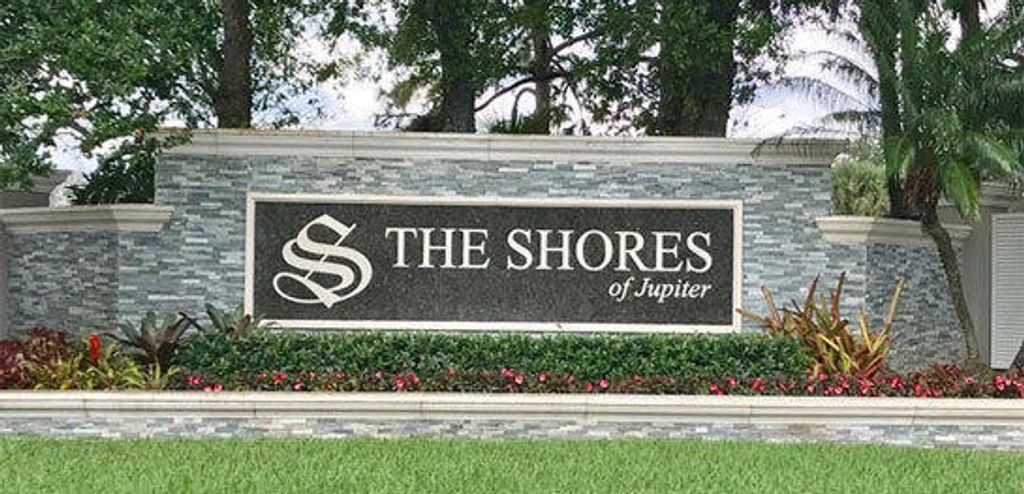 Photo of 18169 Lake Bend Drive, Jupiter, FL 33458 (MLS # R10986663)