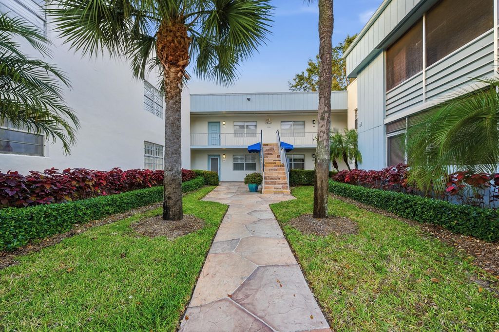 Photo of 468 Normandy J, Delray Beach, FL 33484 (MLS # R11156754)