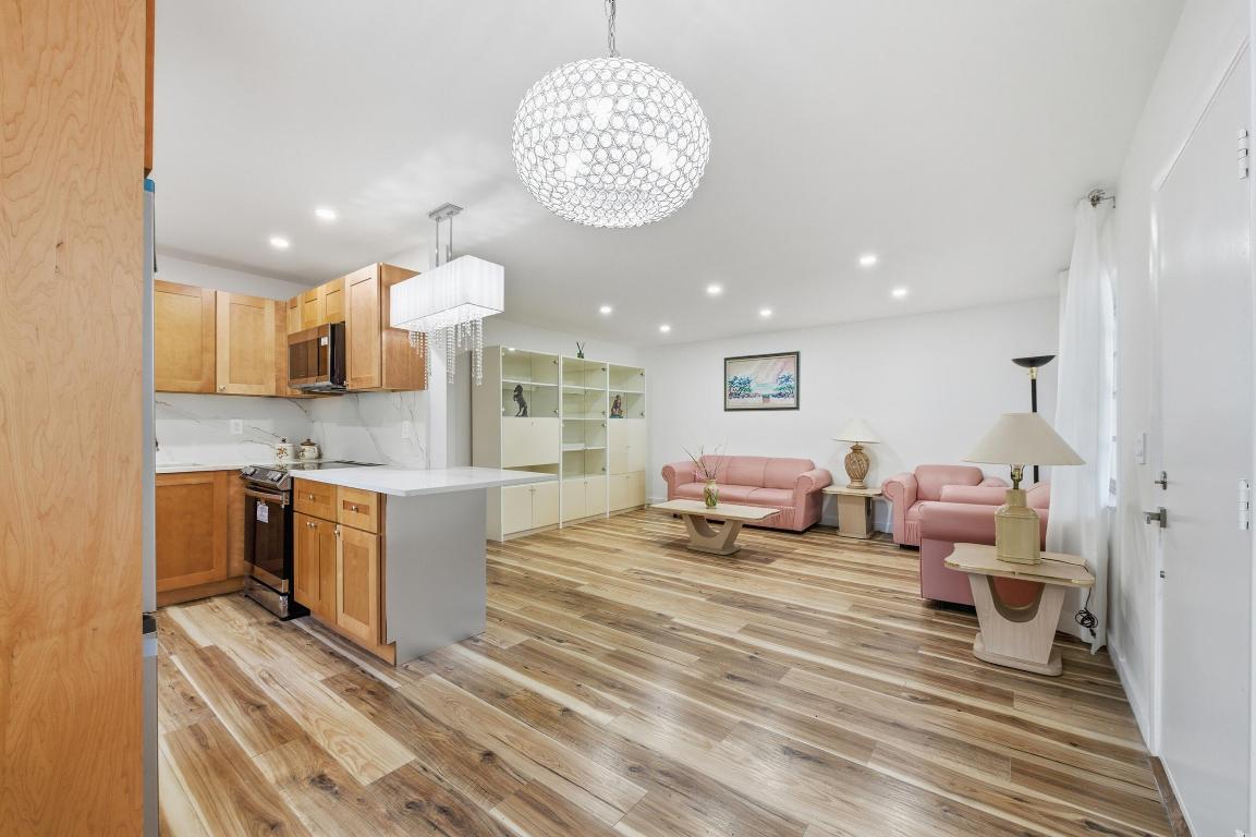 KINGS POINT NORMANDY CONDOS - Residential