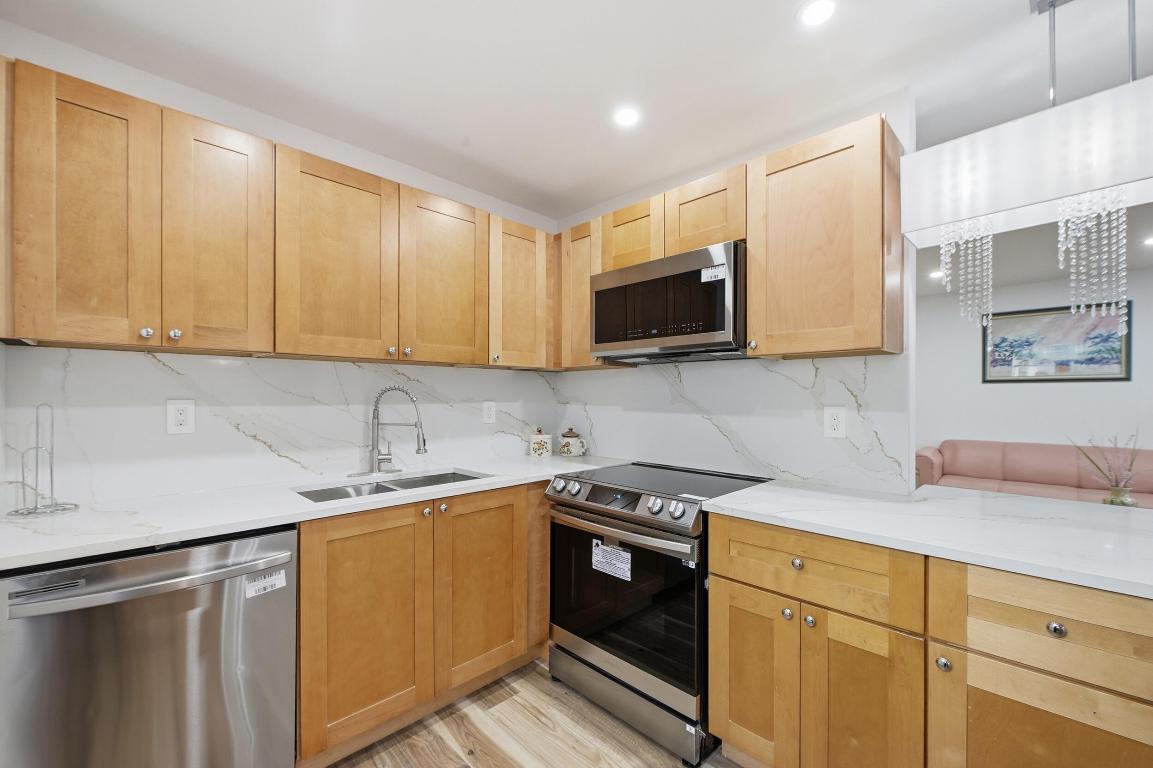 KINGS POINT NORMANDY CONDOS - Residential