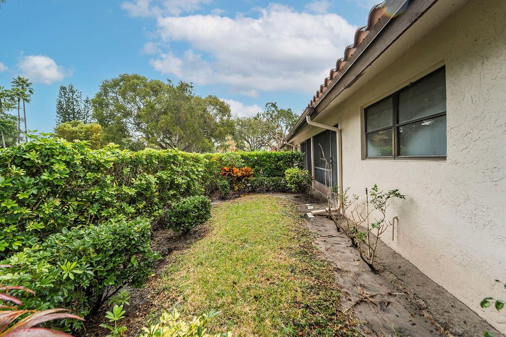 Photo of 6259 Kings Gate Circle, Delray Beach, FL 33484 (MLS # B26000469)