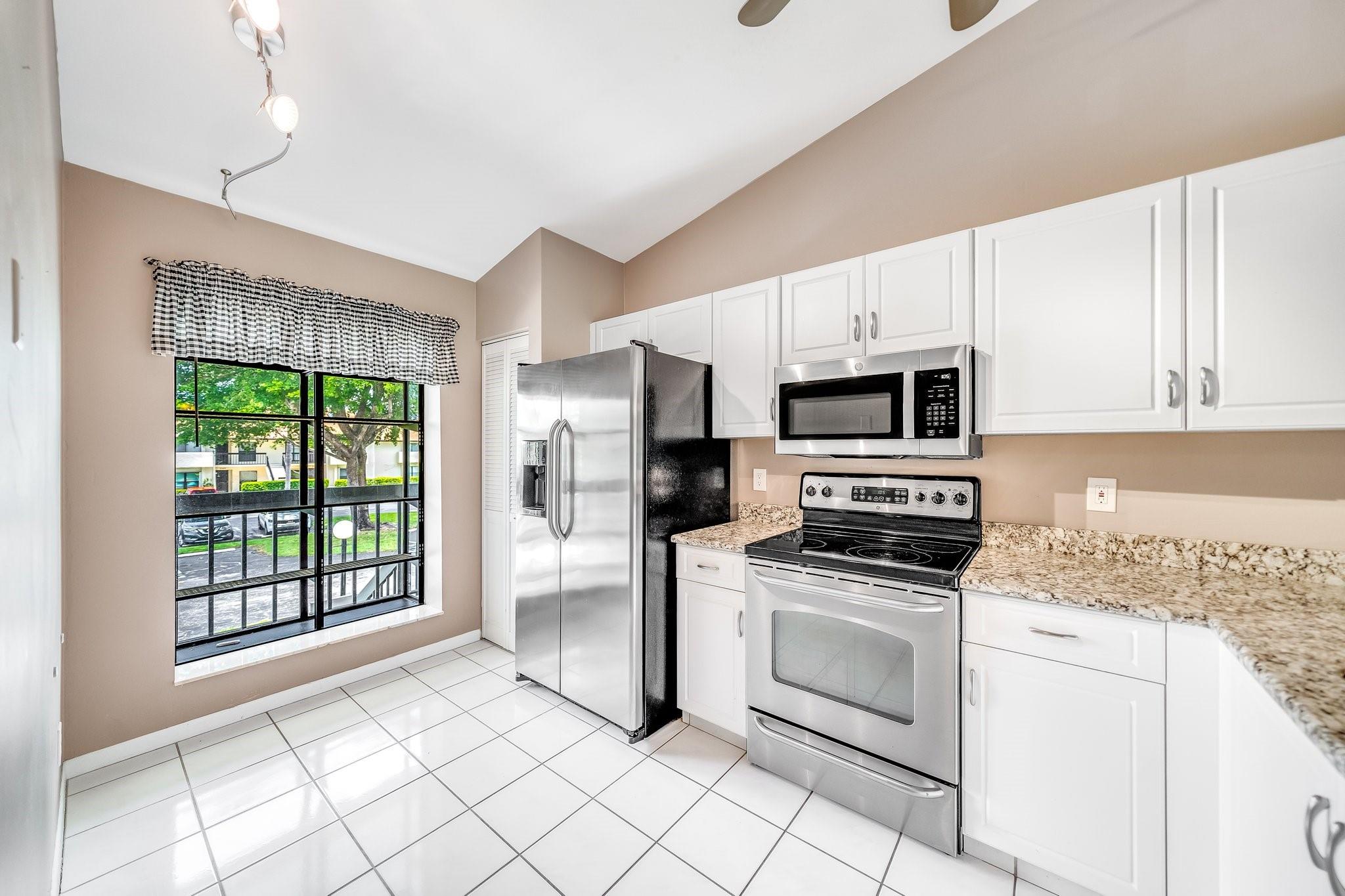 View photos, virtual tours, details... 3348 Lucerne Park Drive 3348