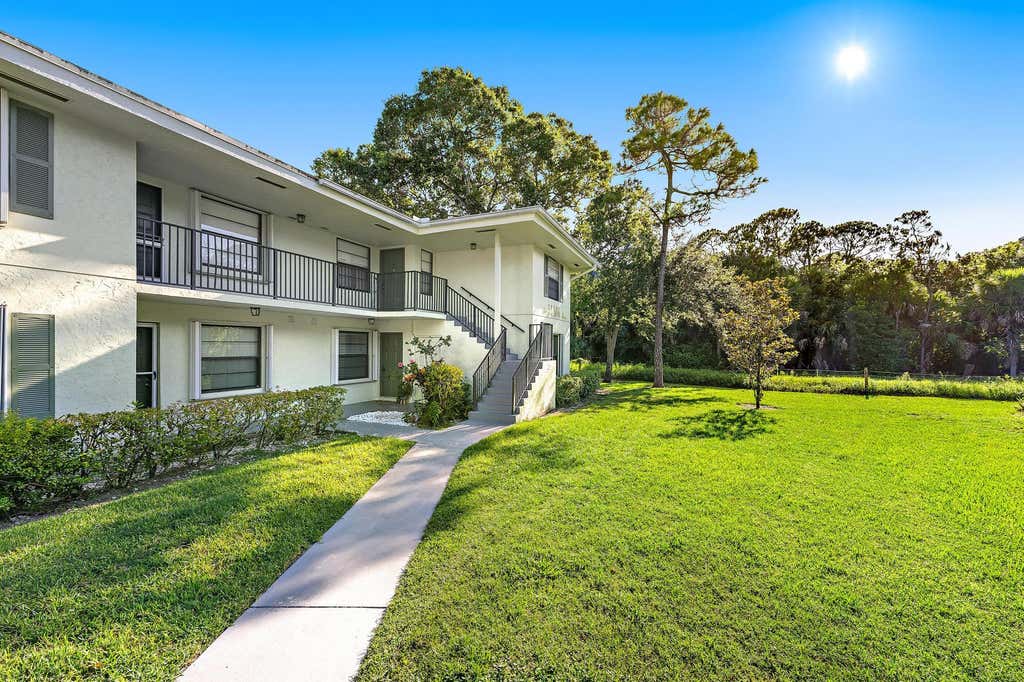 Photo of 1901 Sabal Ridge Court #D, Palm Beach Gardens, FL 33418 (MLS # B26058585)