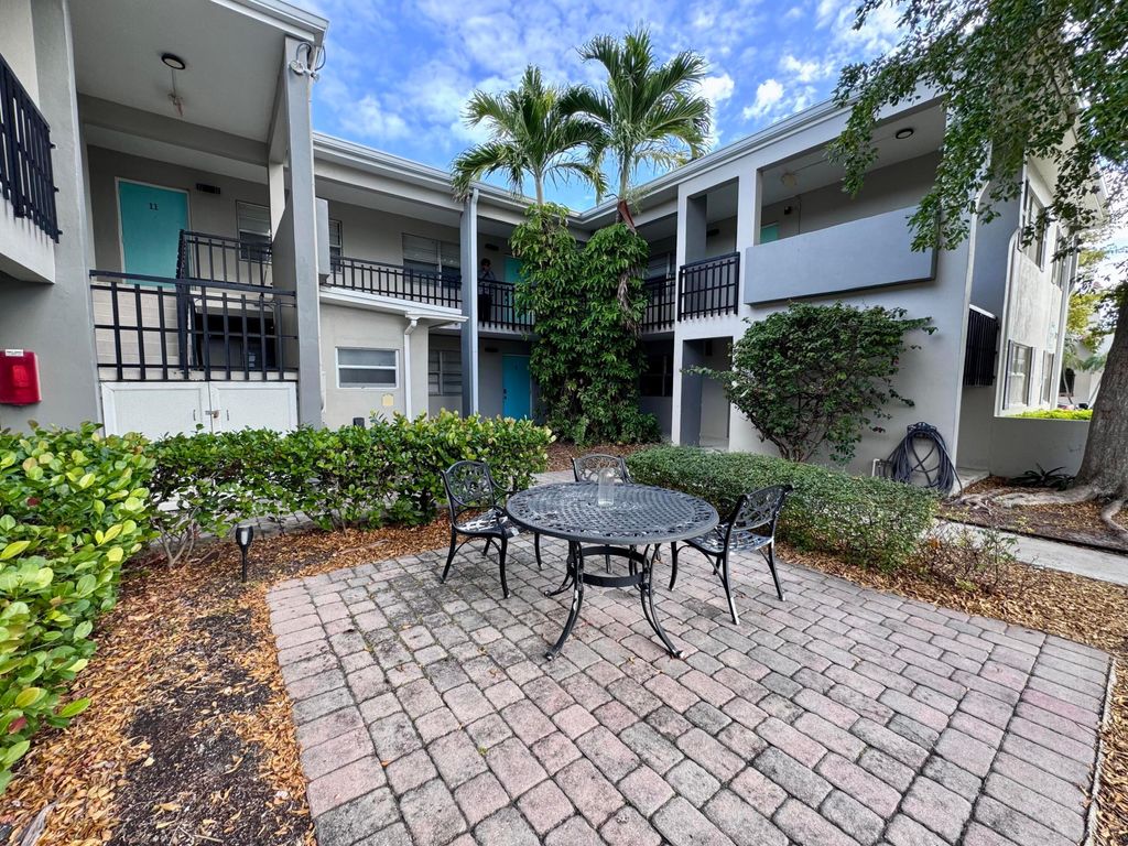 Photo of 202 Lucerne Avenue #Unit 3, Lake Worth Beach, FL 33460 (MLS # B26001405)