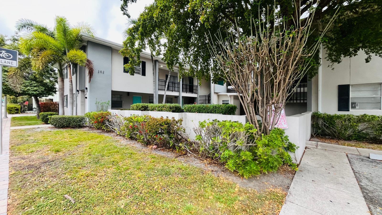 LAKE WORTH TOWN OF - Residential Lease