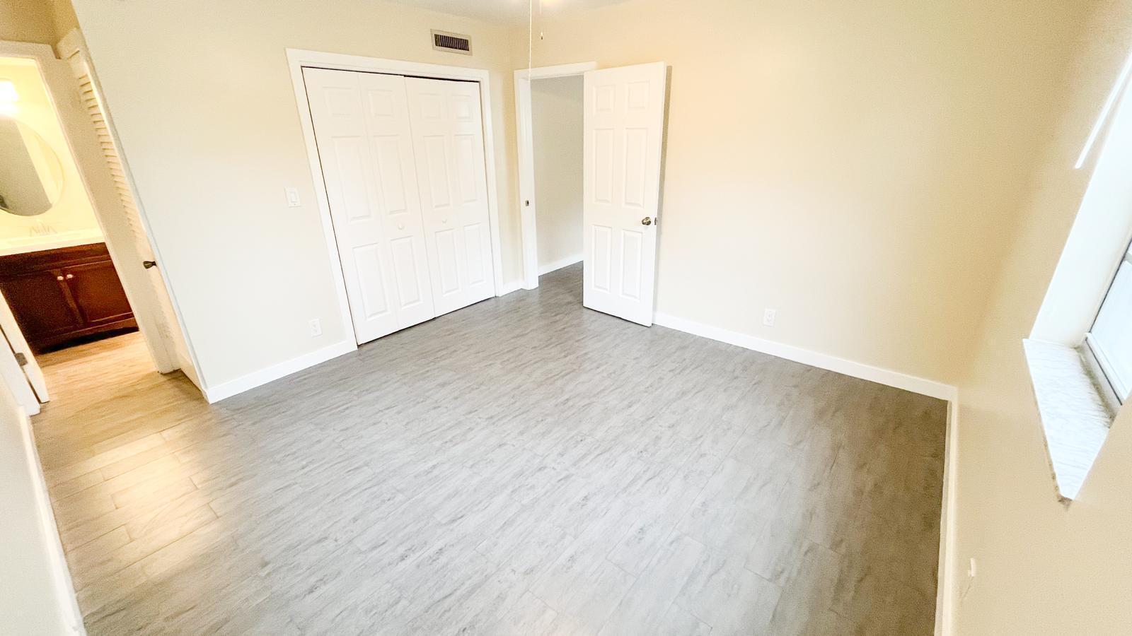 LAKE WORTH TOWN OF - Residential Lease